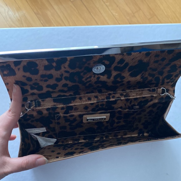 🐻🤎NUDE CLUTCH WITH LEOPARD PRINT LINING FROM CALL IT SPRING WITH CHAIN🤎🐻 - Picture 2 of 5